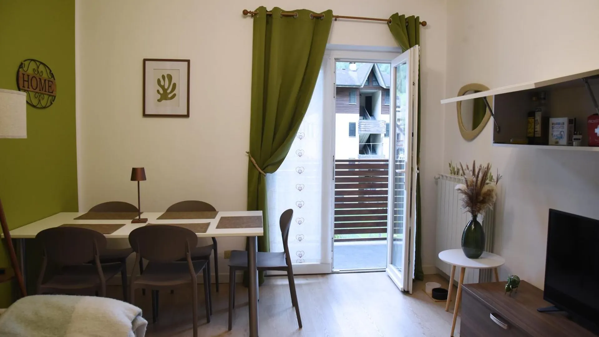 Casa Vacanze Da Lilly - Green - Aprica 0*,  Ιταλία
